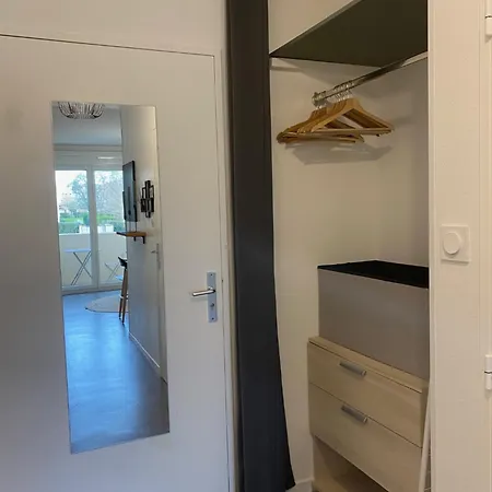 Proche Tram Et Bus * Cenon