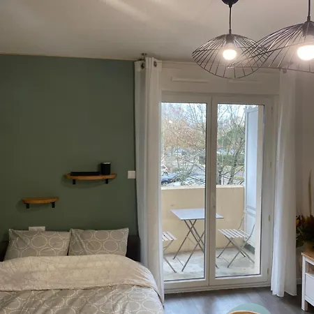 Proche Tram Et Bus Διαμέρισμα *